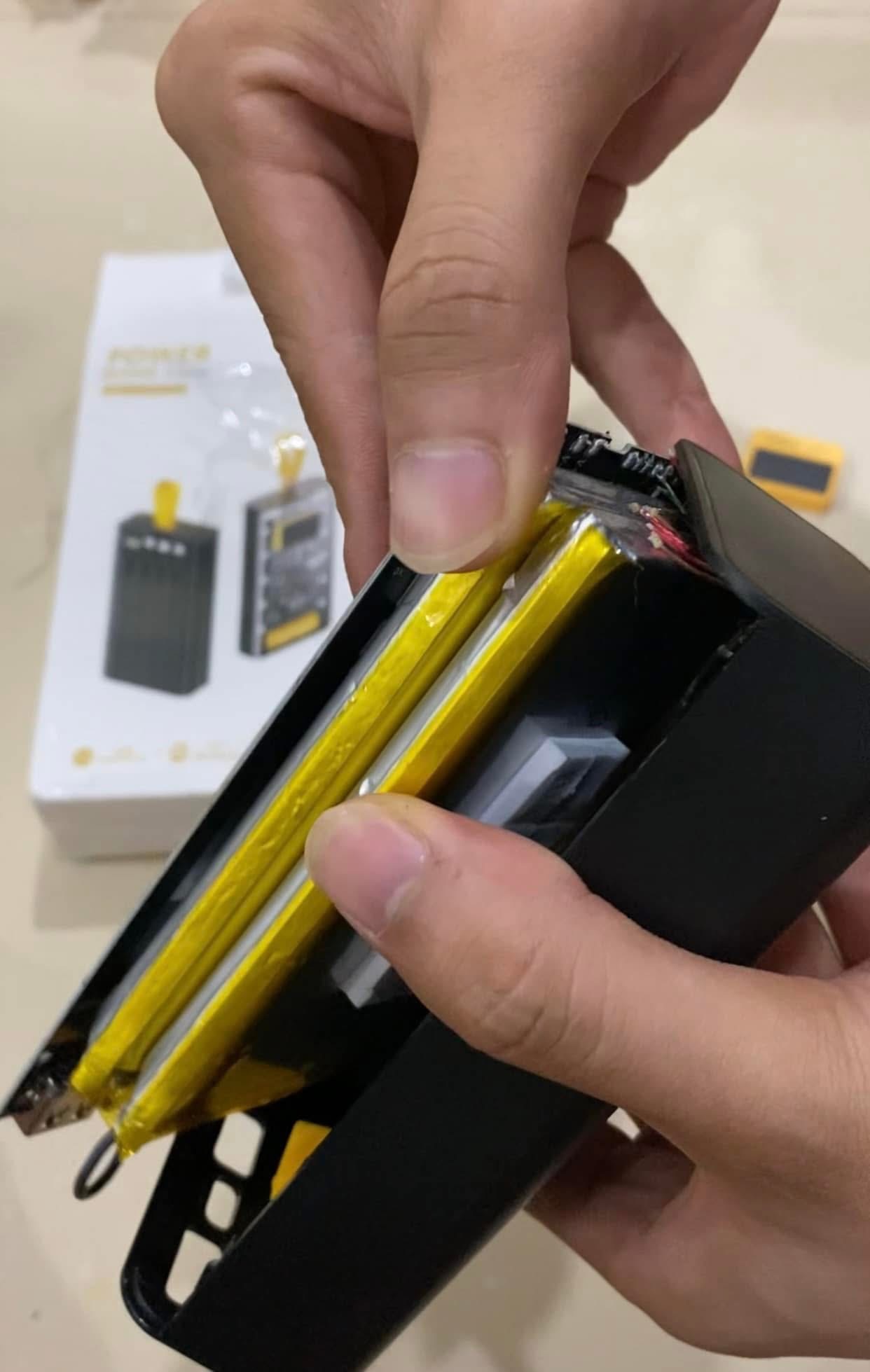 Sạc Dự Phòng 30000MAH Sạc Nhanh PD120W/20W Trong Suốt Tích Hợp 4 Dây Sạc_thumbnail_4