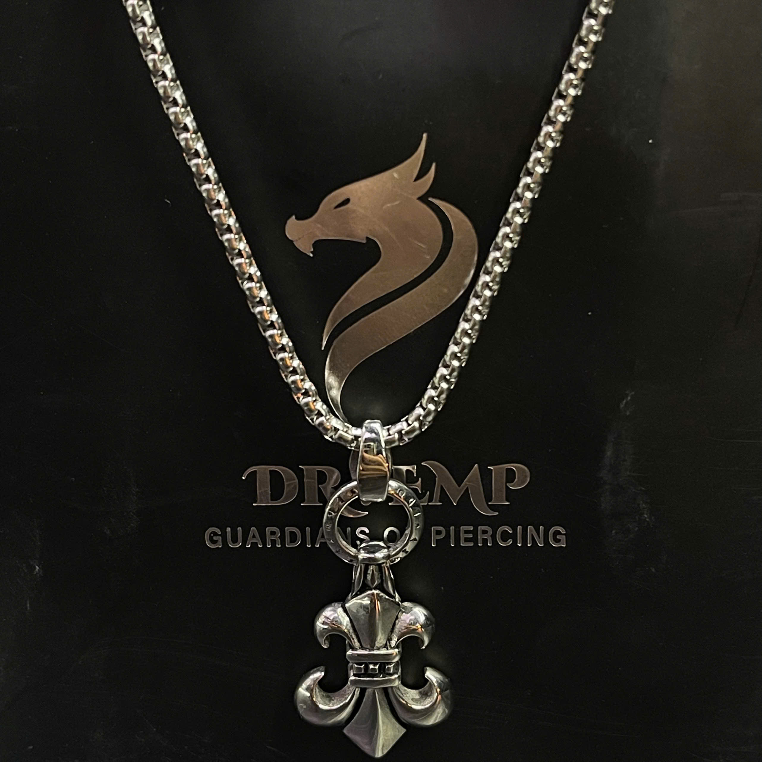 Vòng cổ titan vòng tròn nhỏ rơi chrome heart