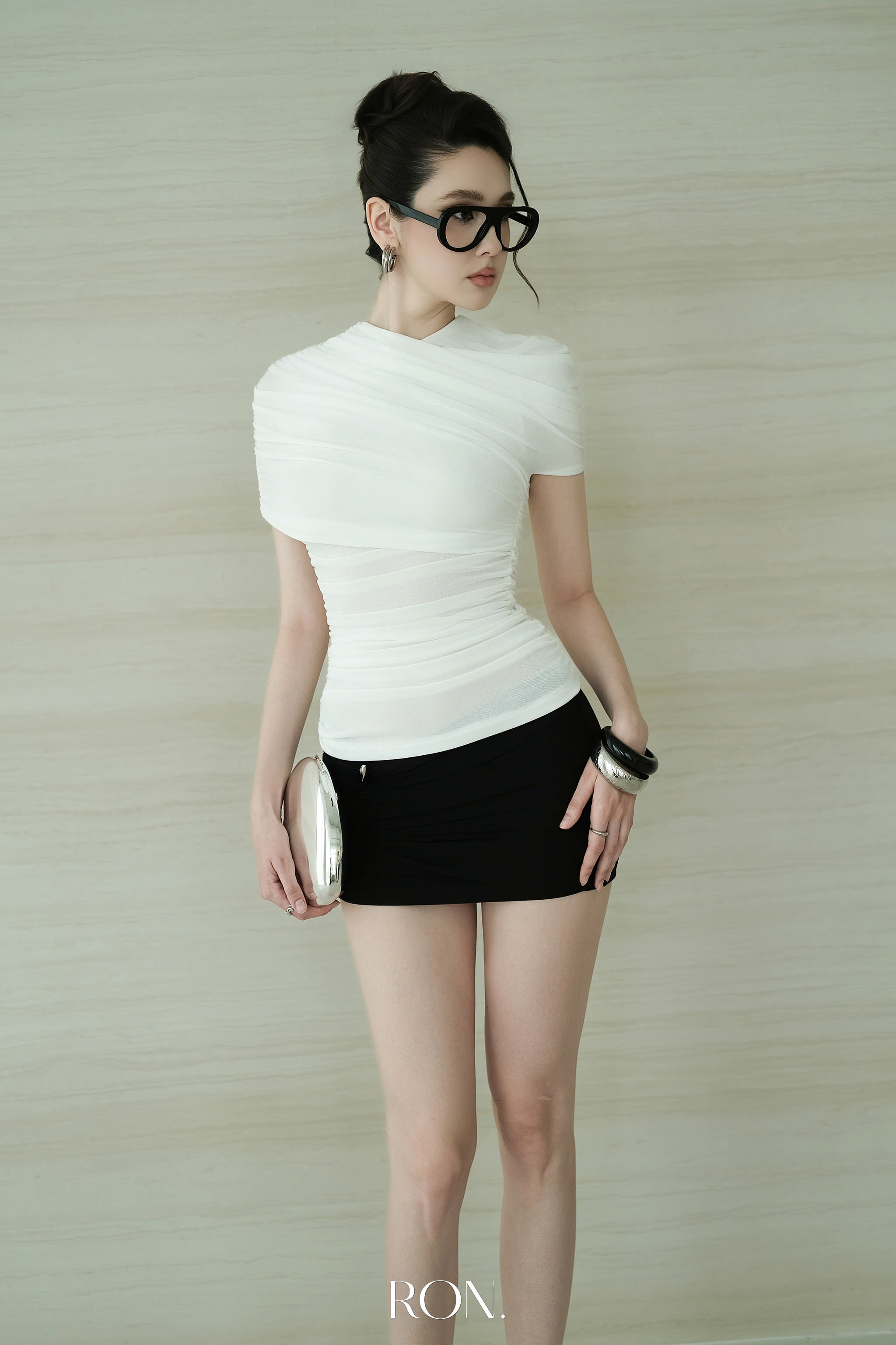 Áo cổ xếp nếp