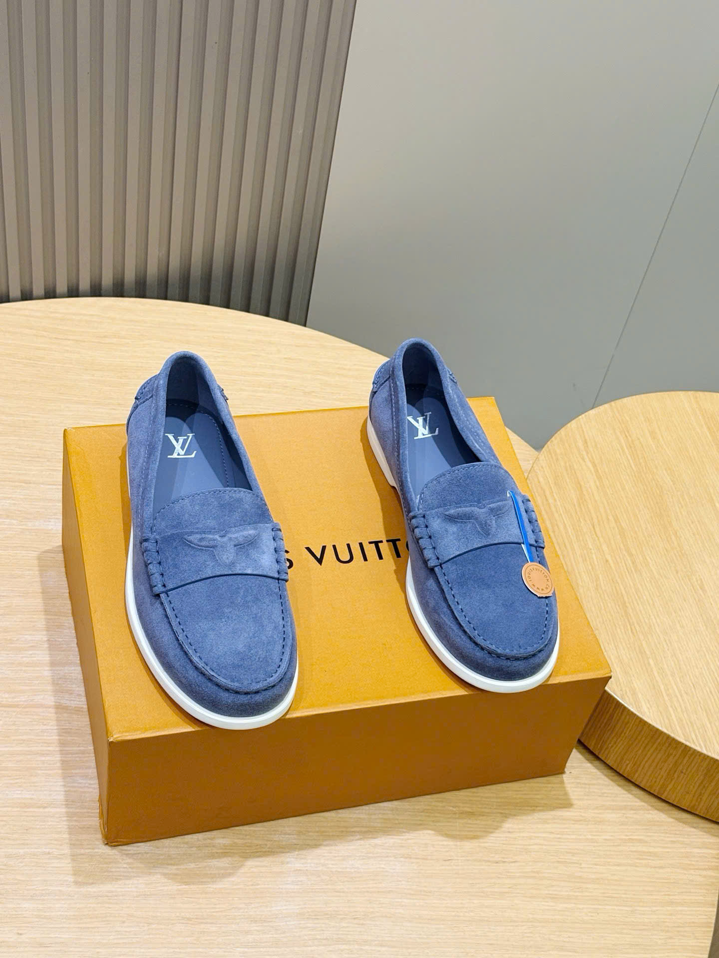 Giày Slipon Da Lộn LV