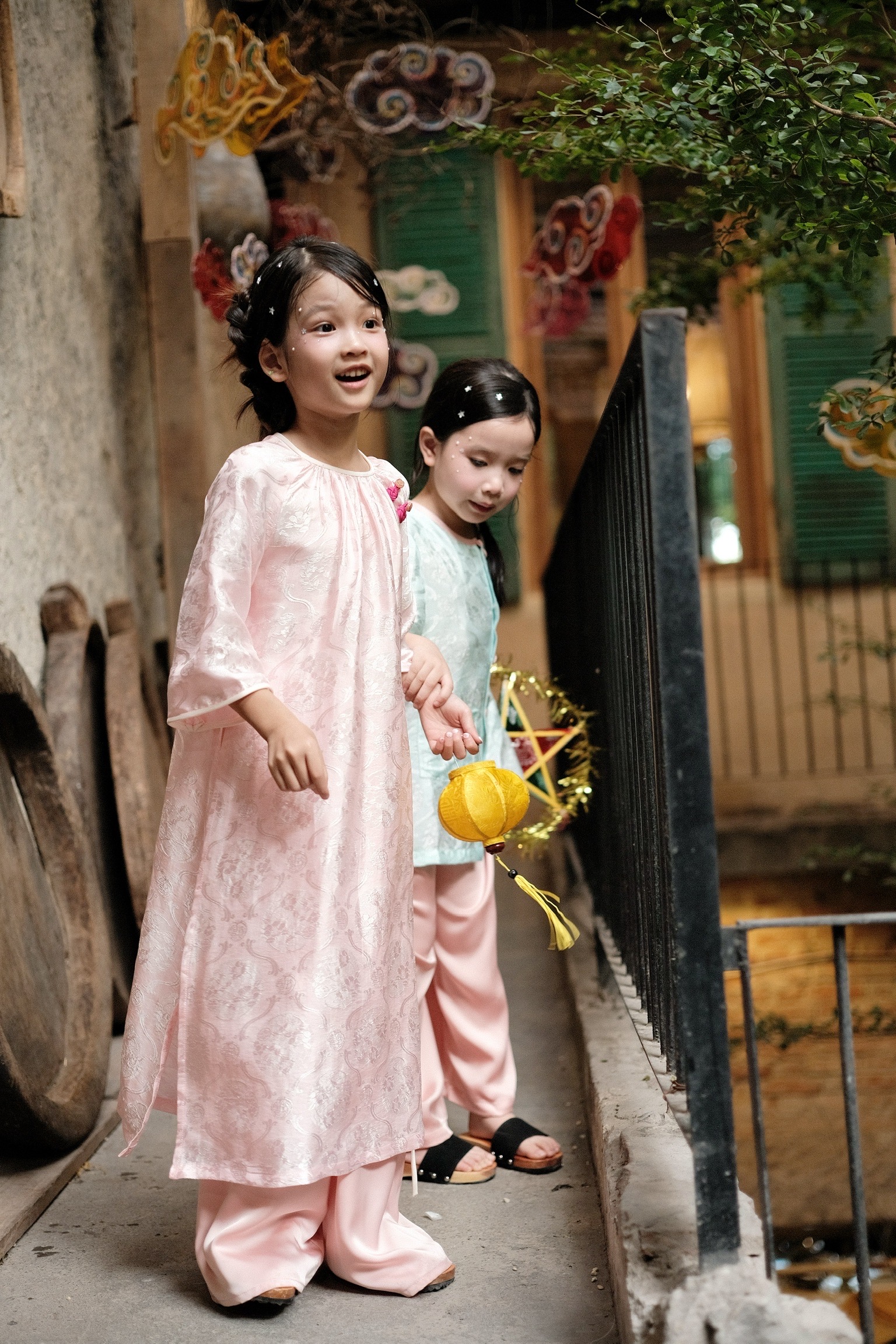 Áo Dài Tiểu Hoa Viên Tay Lửng '25