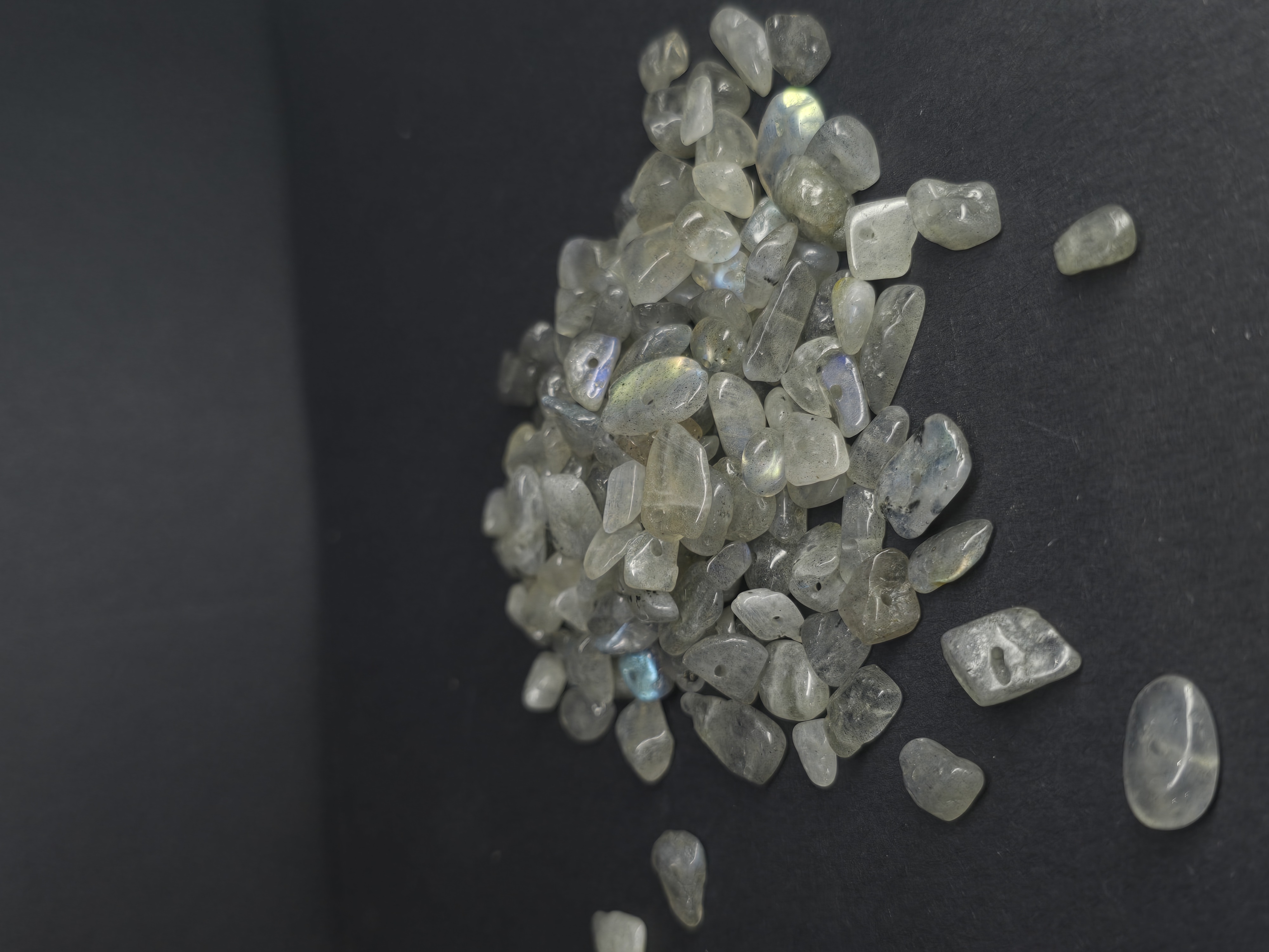 Chips Có Xỏ Lỗ Đá Xà Cừ Hắc Nguyệt Quang Labradorite DIY_thumbnail_3