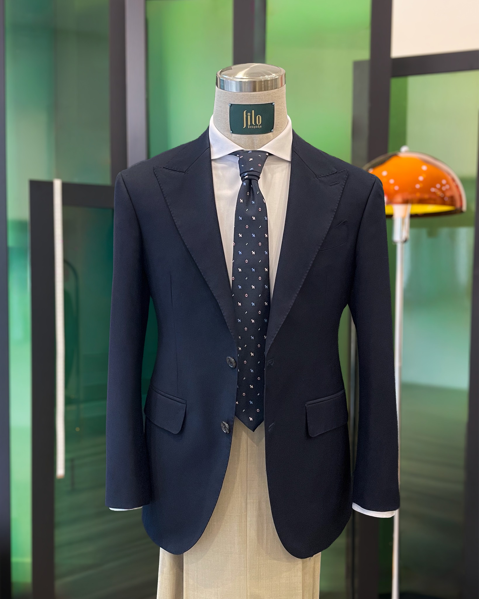 Broken Navy - Beige Suit