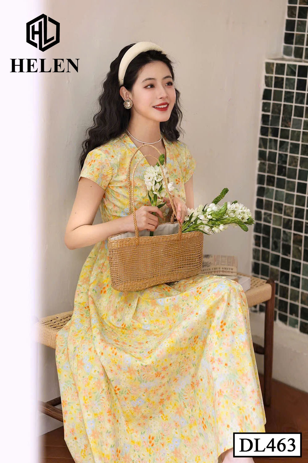 Đầm xòe hoa vàng cổ V DL463