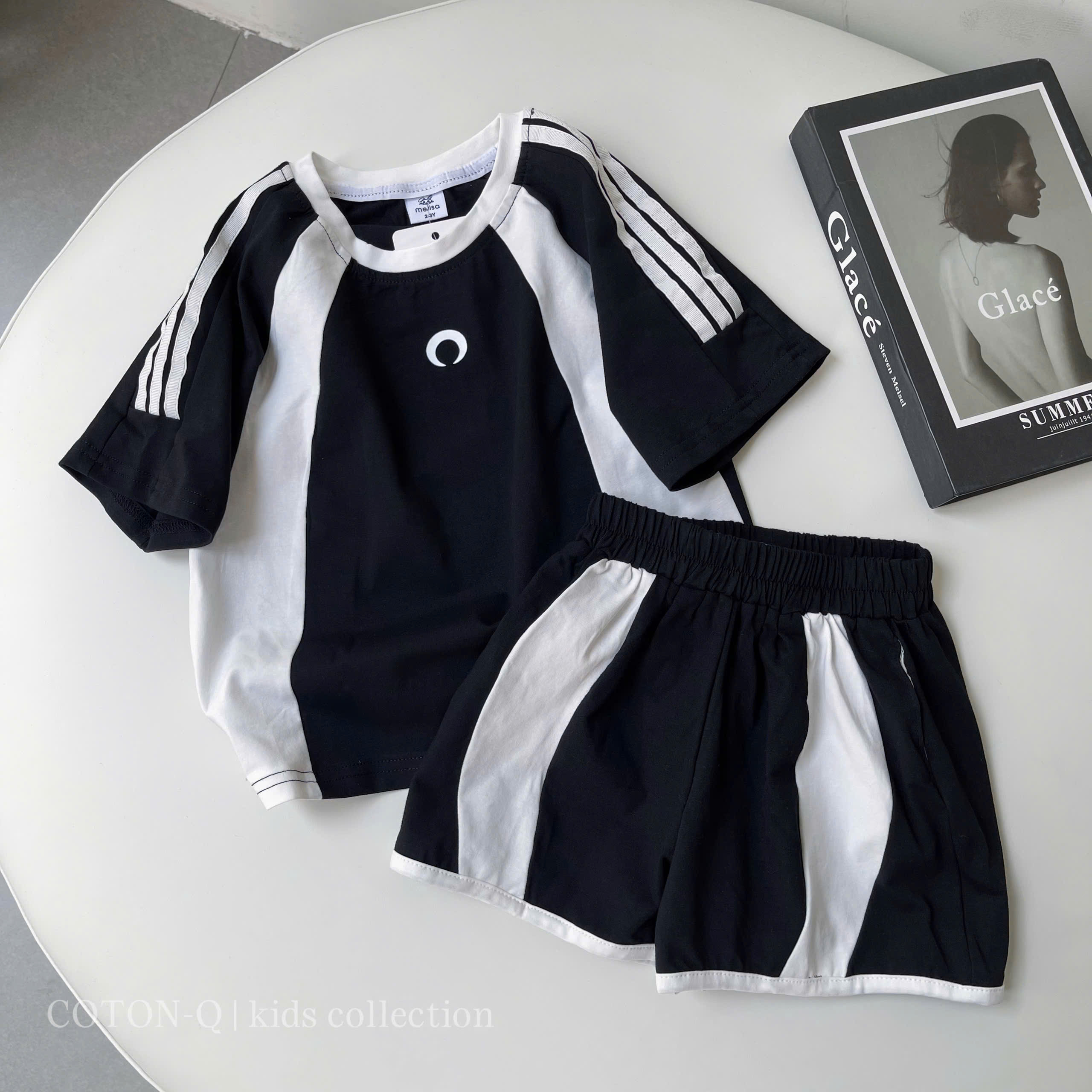 HE77 Set áo thun + quần đùi bé