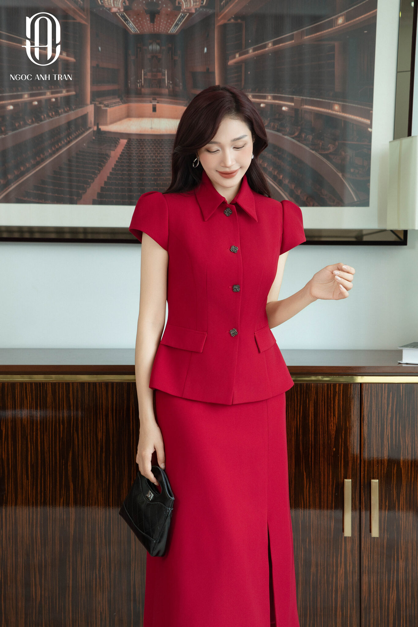 A256 - Set áo đỏ cổ đức tay xếp ly phối chân váy đỏ xòe lệch_thumbnail_2