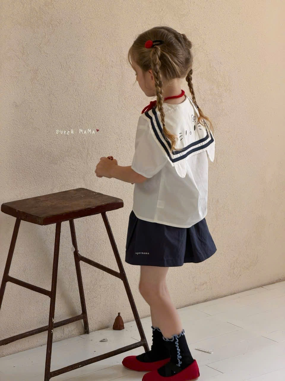 SP06 - Set áo cổ thủy thủ in mèo trắng phối chân váy xếp ly hãng Supper Mama