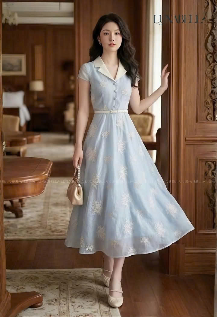 Váy tơ dài thêu hoa VIONNE màu XANH