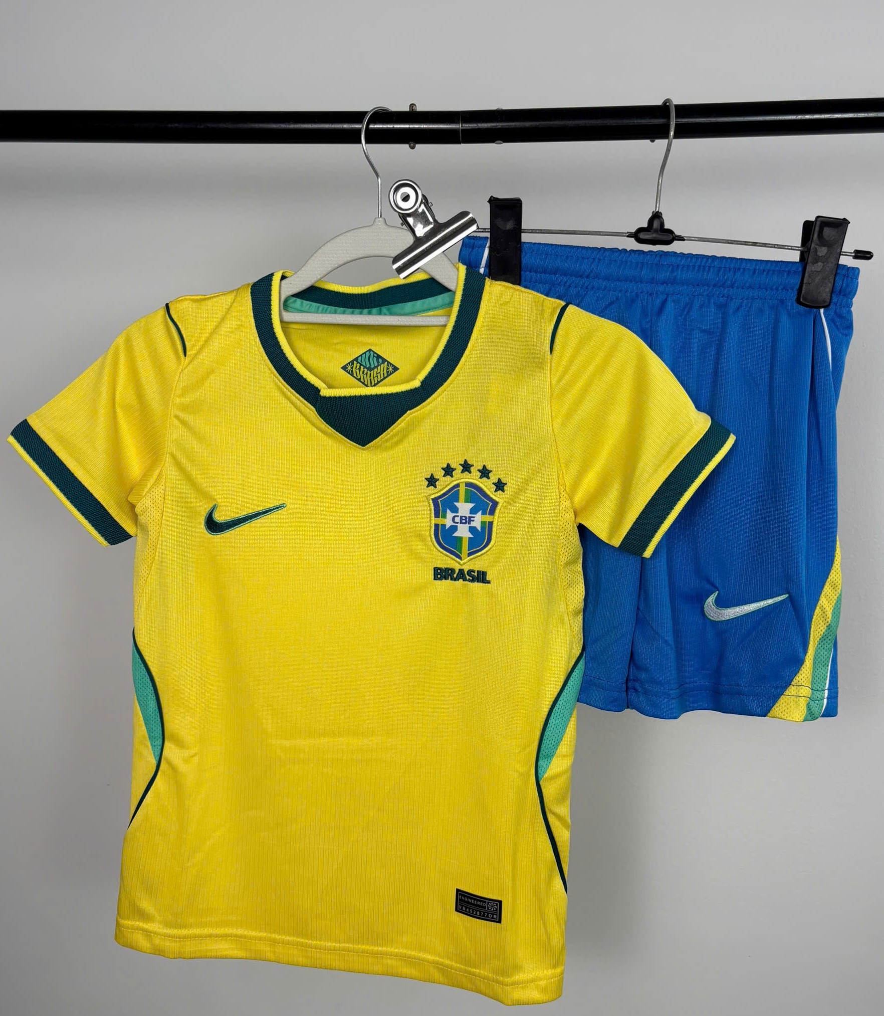 Bộ Kid Brazil sân nhà vàng World Cup 2026