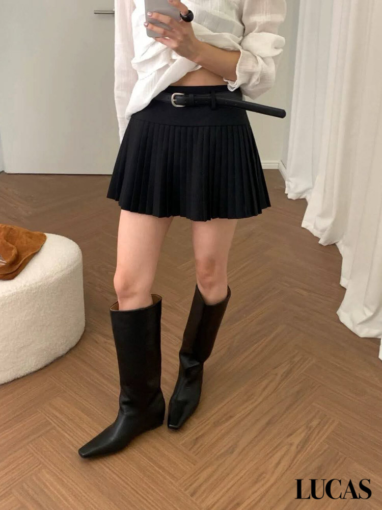 Chân váy xếp ly hạ eo + belt da đen