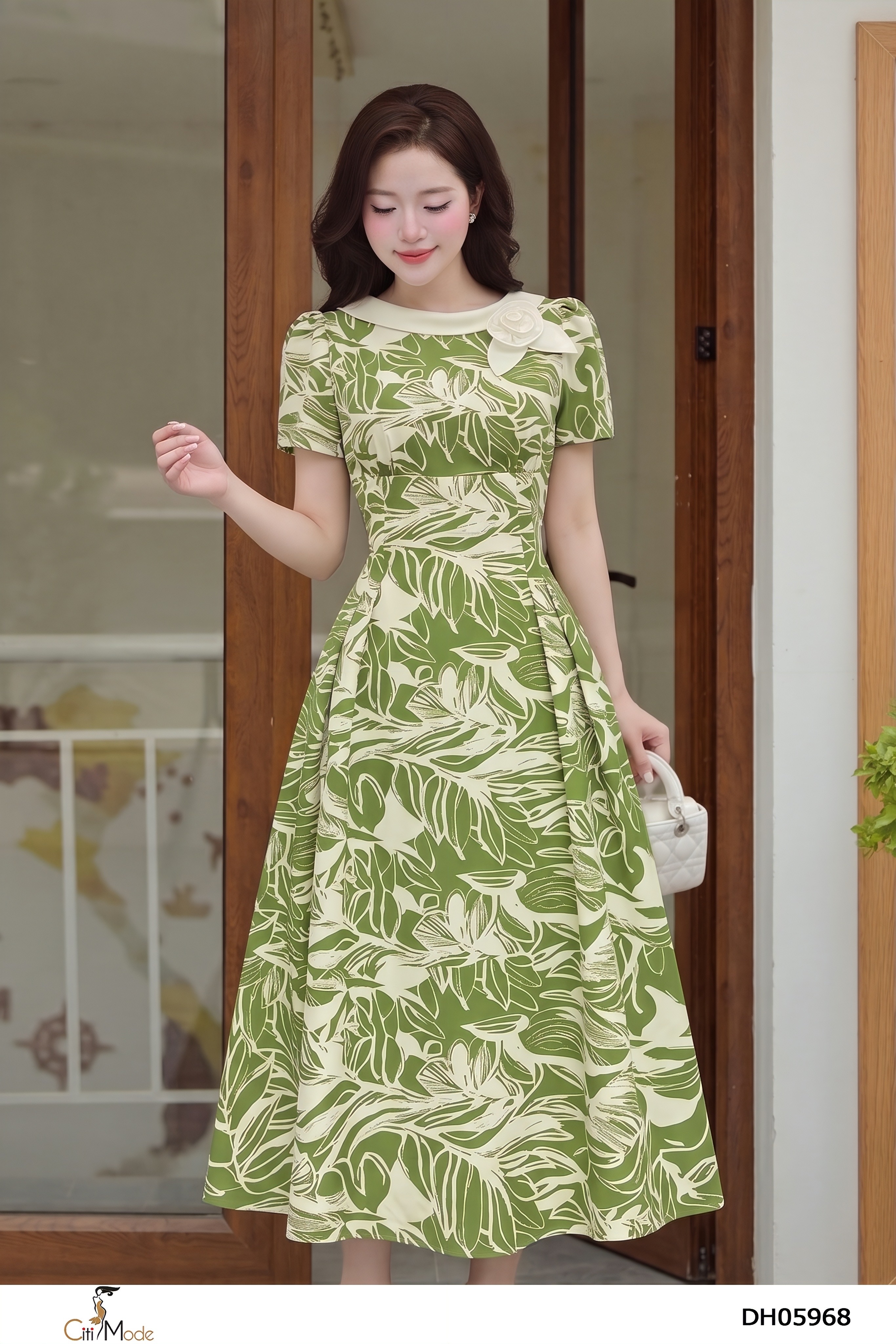 Đầm xòe hoa xanh cổ phối trắng kem hoa tay ngắn