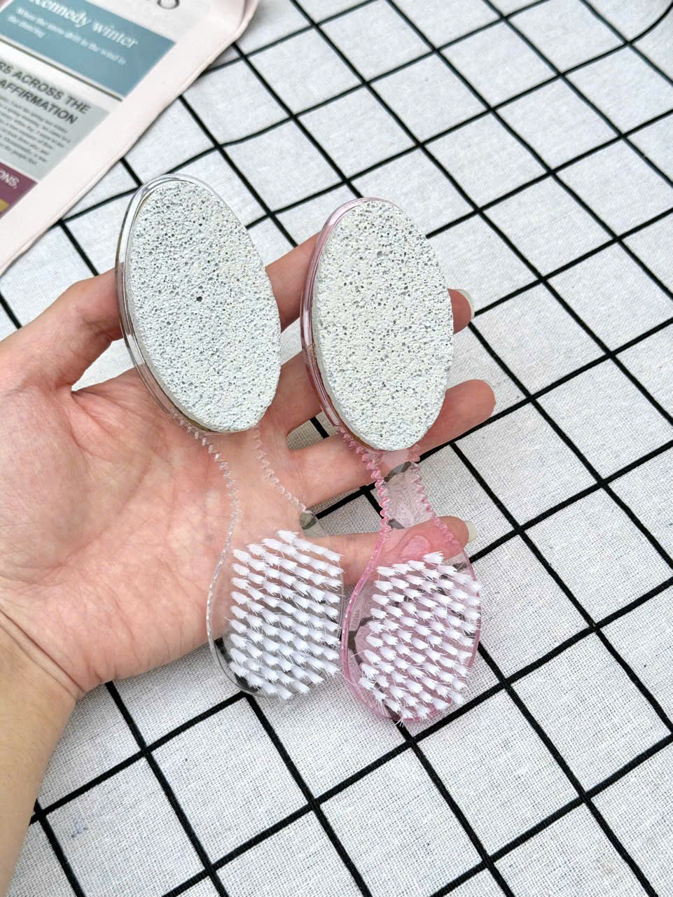 ĐÁ BỌT KÈM BÀN CHẢI CHÀ CHÂN CARE SERIES_thumbnail_3