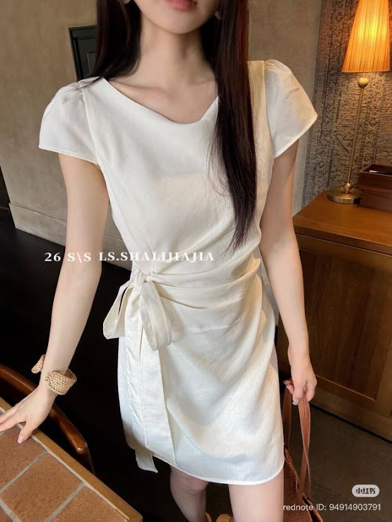 Lucas - Váy cổ tròn cộc tay dáng ngắn xếp ly buộc nơ lệch 1 bên eo GENTLE_thumbnail_1