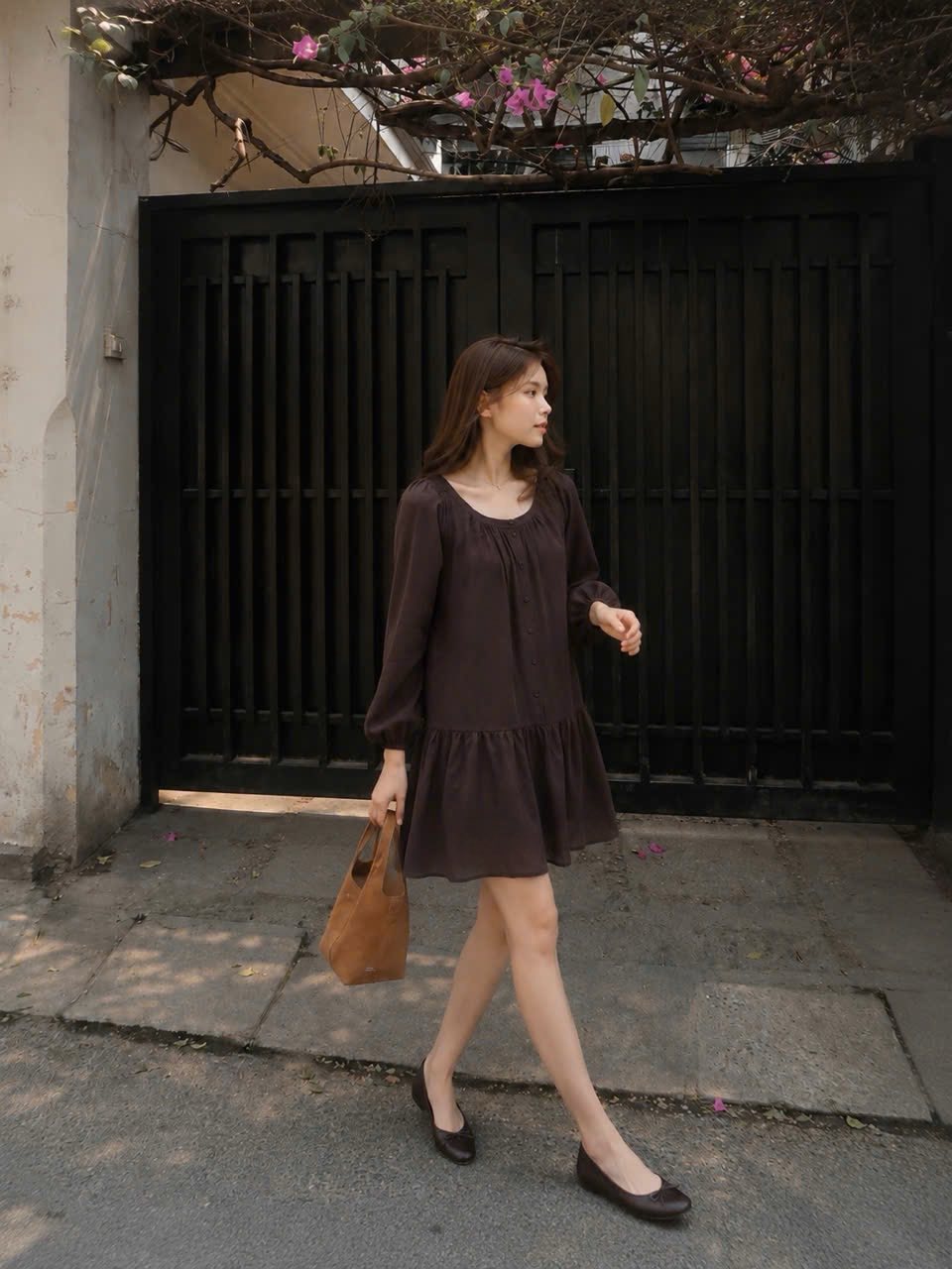 E687 ĐẦM SUÔNG NÂU CỔ U H&M