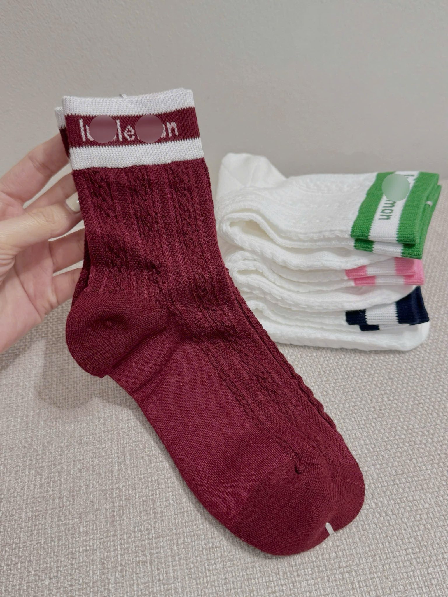E597 SET 4 ĐÔI TẤT CỔ CAO LULULEMON_thumbnail_18