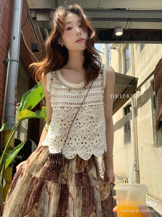 Lucas - Áo zile ren dệt nổi viền charm gấu lượn_thumbnail_3
