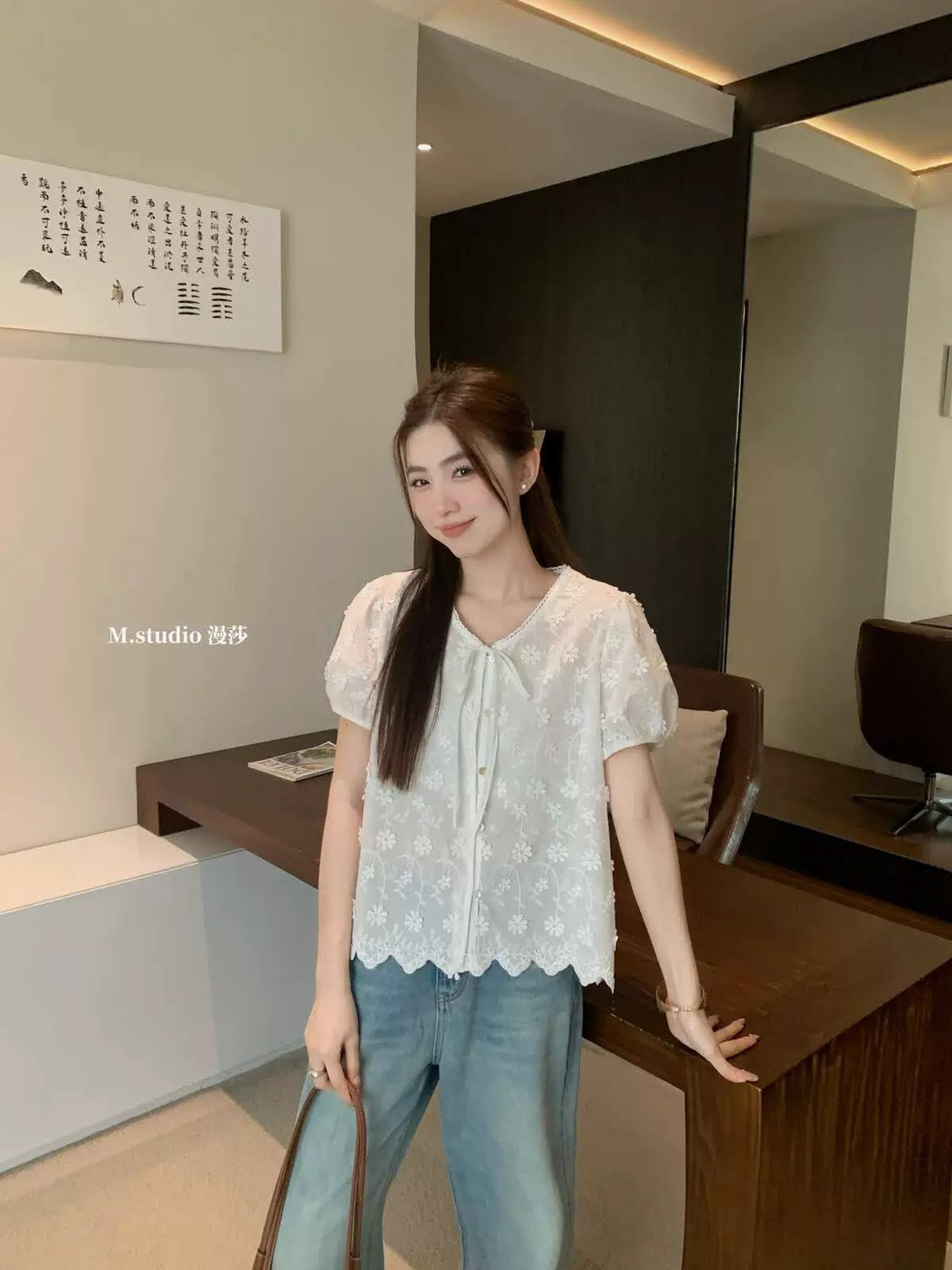 Áo sơ mi thô thêu cổ tim cài cúc nơ cổ 26006 UU_thumbnail_6