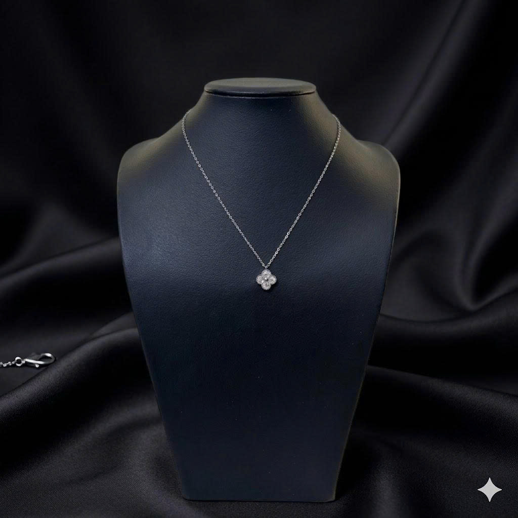 vòng cổ van cleef charm bạc đính đá trắng to viền bi