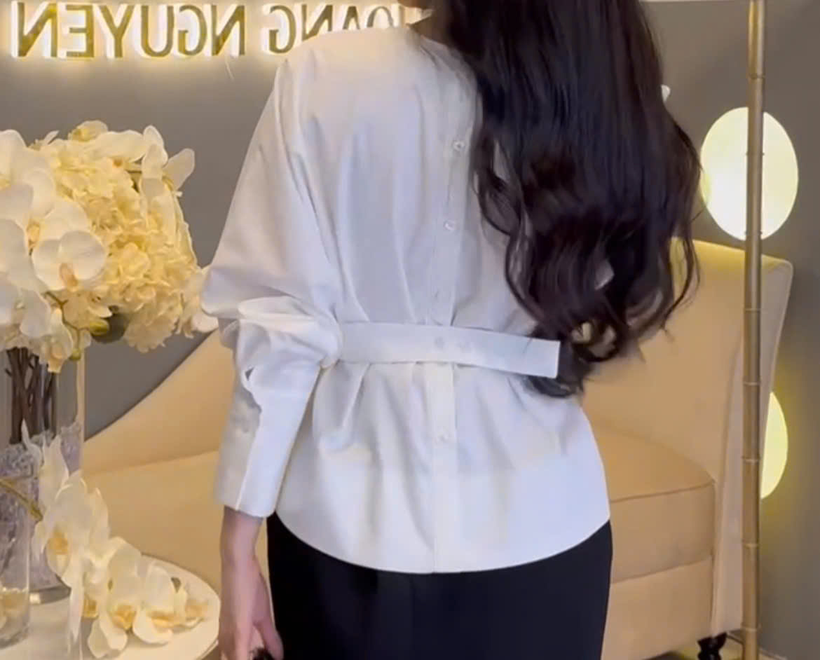 Áo Chiết Ly Eo Cổ Tròn