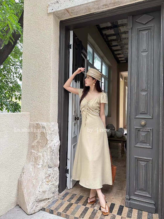 Lucas - Váy cổ vuông buộc nơ cộc tay viền chân ngực 2 hàng đính charm chân xòe_thumbnail_5