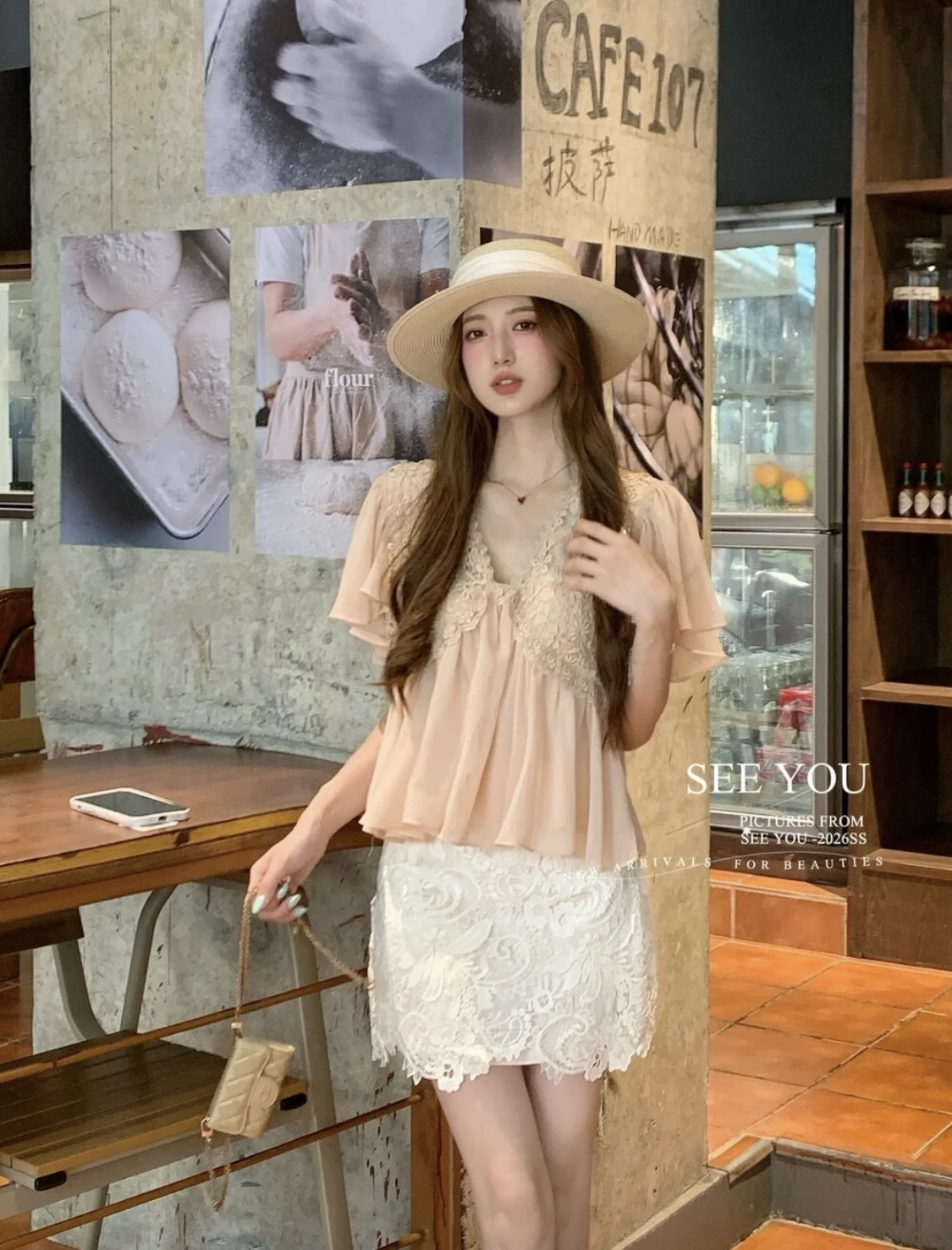 Lucas - Áo sơ mi voan tơ phối ngực ren nổi cổ tim, gấu xòe_thumbnail_3