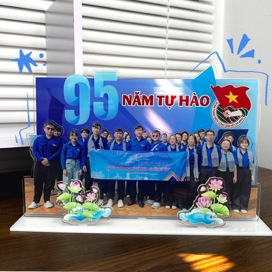 Standee mica in ảnh tập thể Đoàn thanh niên_thumbnail_1
