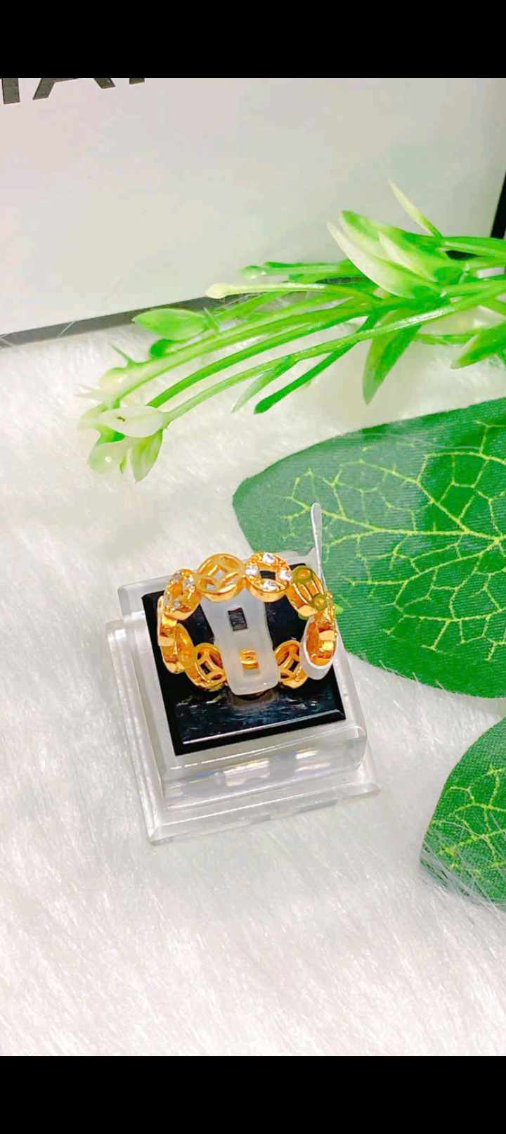 Nhẫn Đồng Tiền