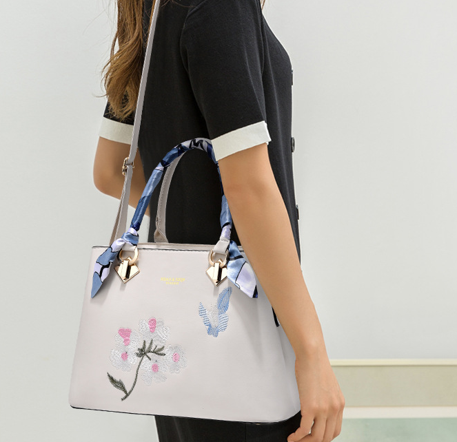 Túi Xách Thêu Hoa - HM11 Trắng_thumbnail_14