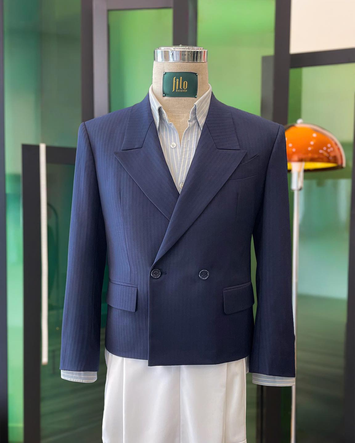 Broken Crop-top Navy Double Breasted Suit