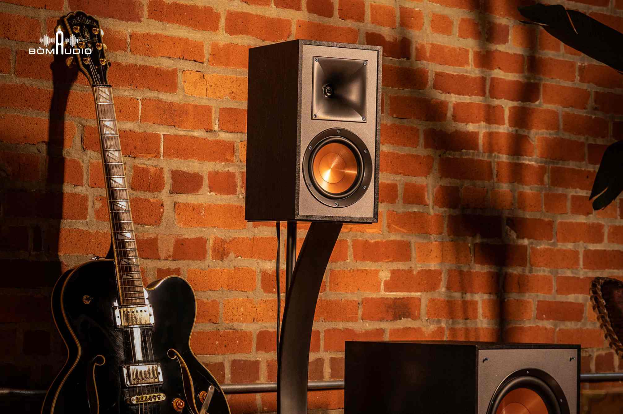 Klispch R-51PM - thiết kế cổ điển