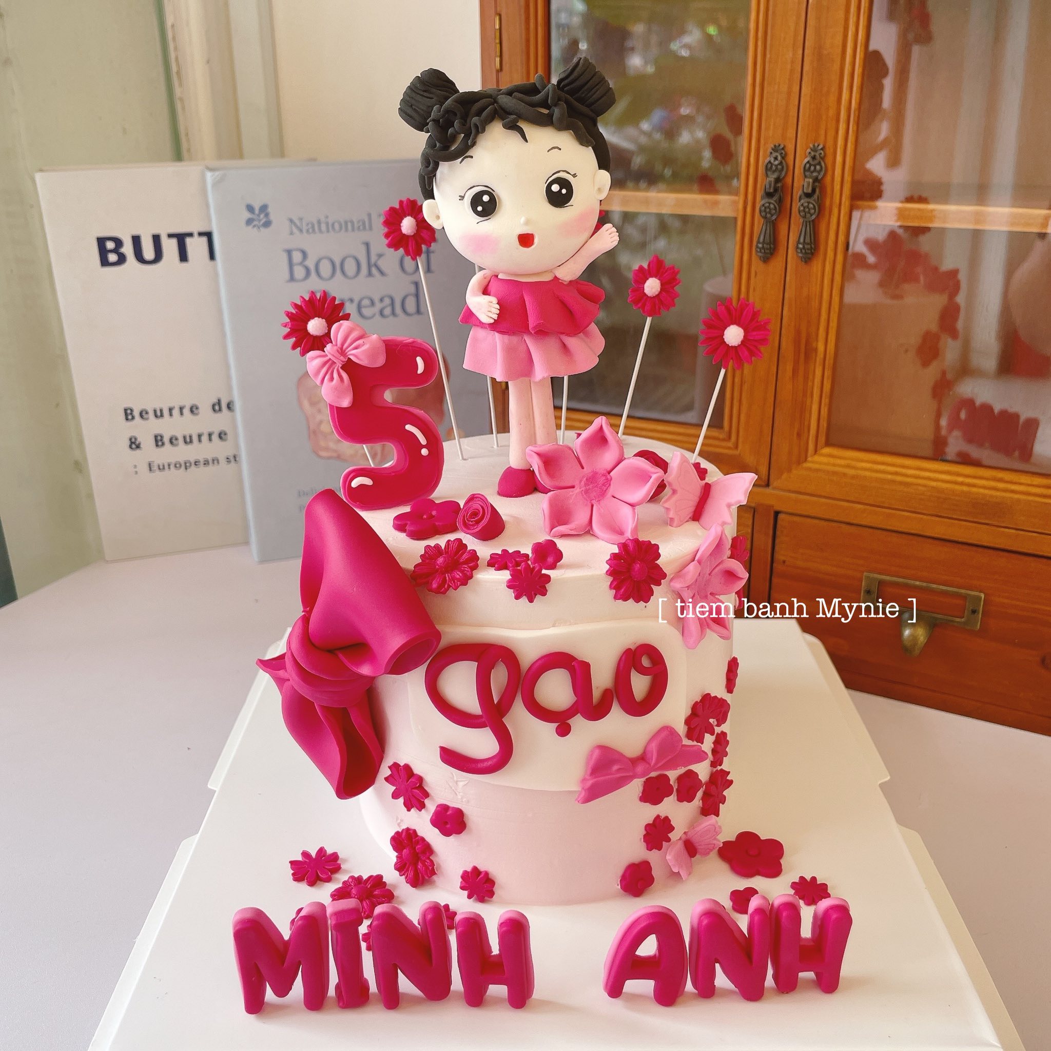 Bánh thôi nôi, bánh cho bé gái tone hồng