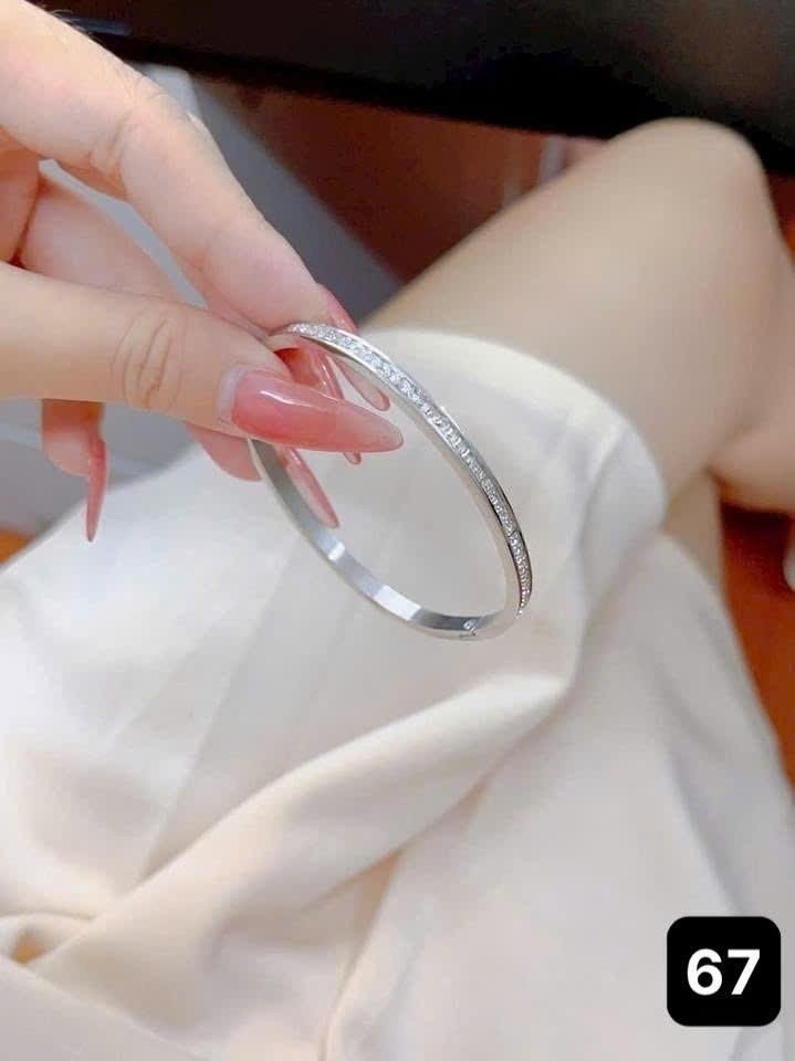 Vòng Tay Đính Đá M67