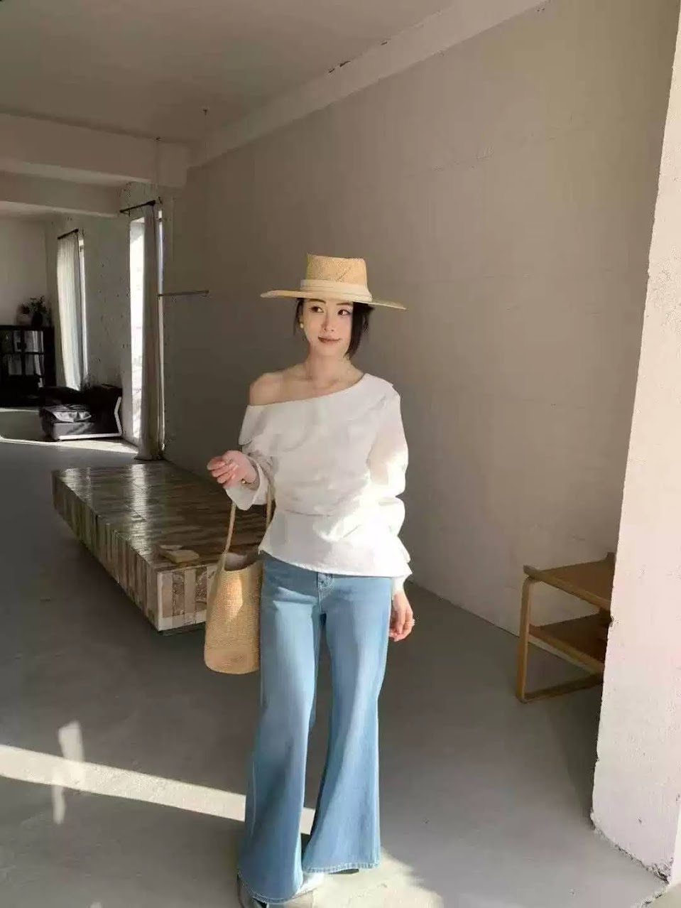 Áo sơ mi lệch vai SYL STUDIO vạt chéo sẻ 1 bên chun cổ tay loe_thumbnail_2