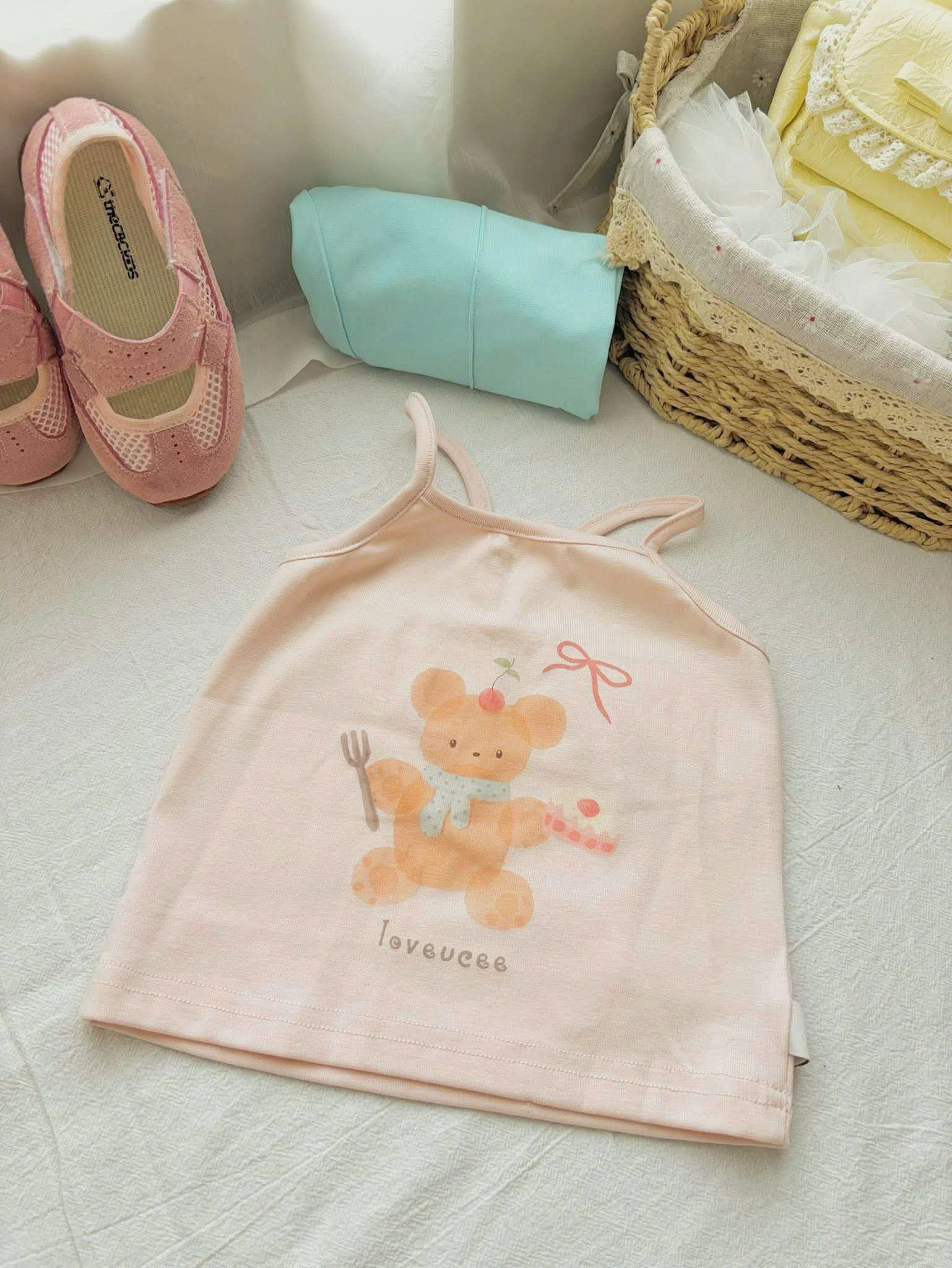 D266 - Áo hai dây màu hồng họa tiết gấu hãng UCEE