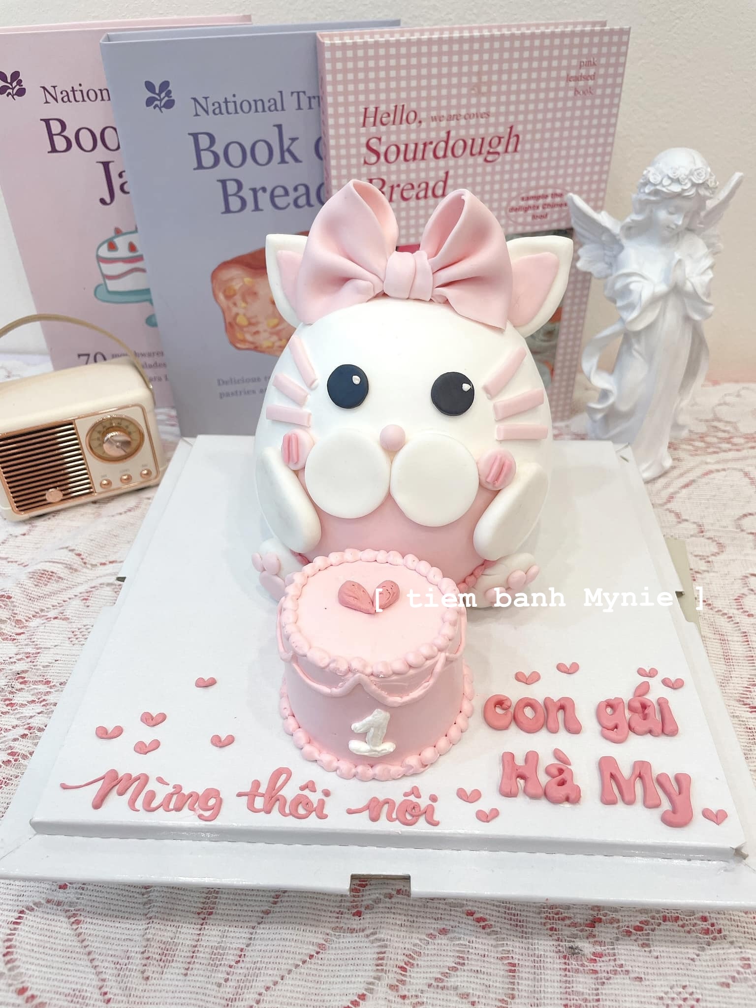 Bánh 3D thỏ đeo nơ
