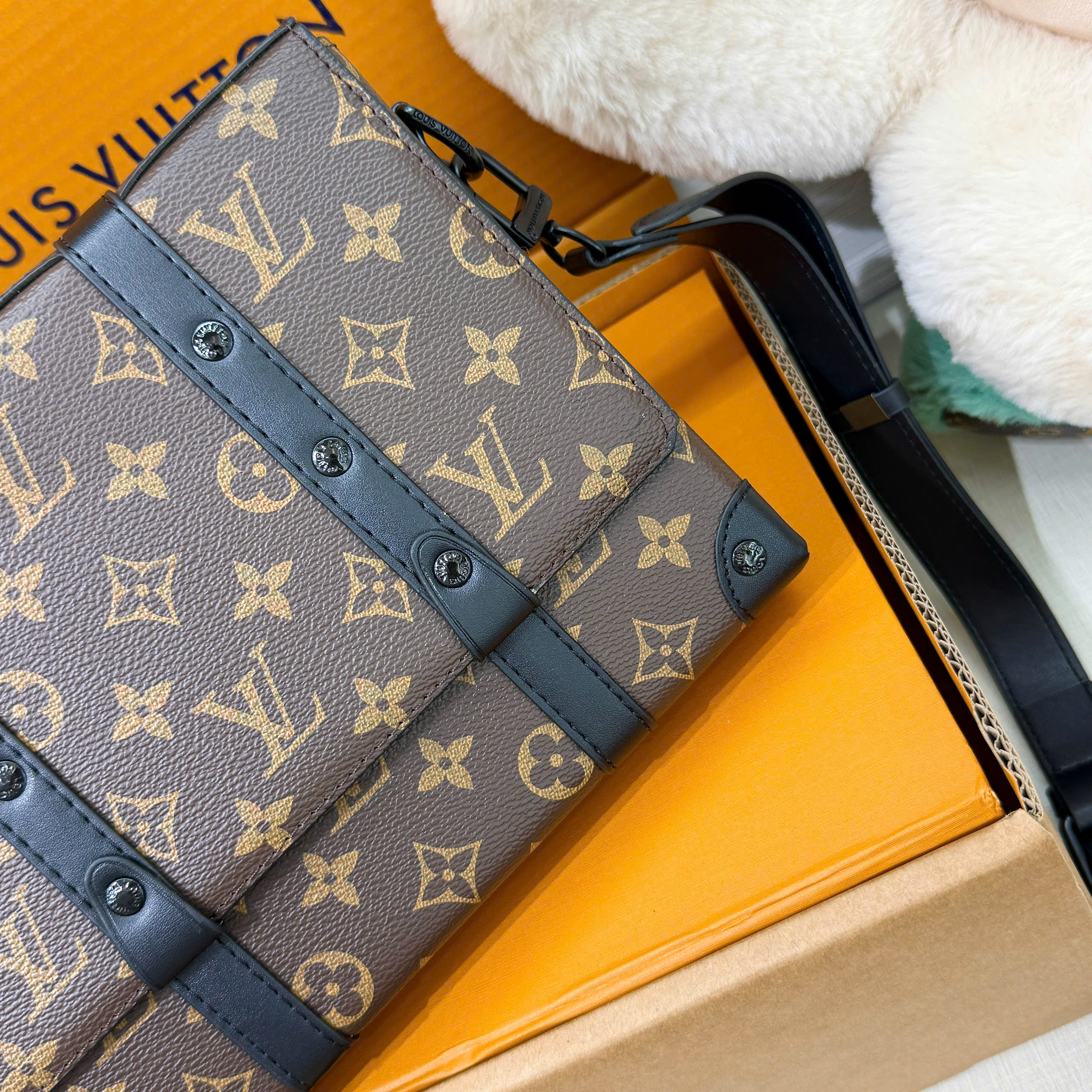 Túi Đeo Louis Vuitton Trunk Messenger_thumbnail_3