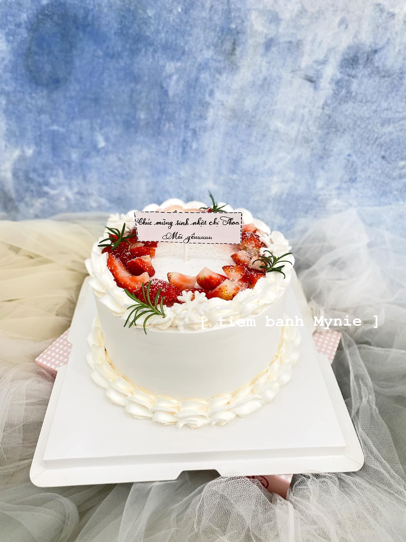 Bánh kem trang trí dâu tây TT0013