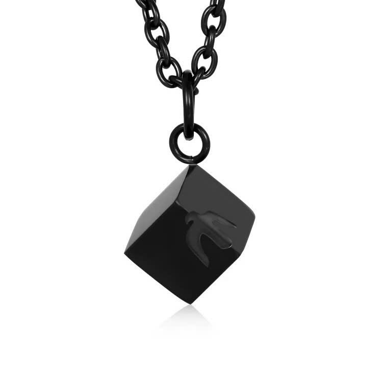 Noir Cube