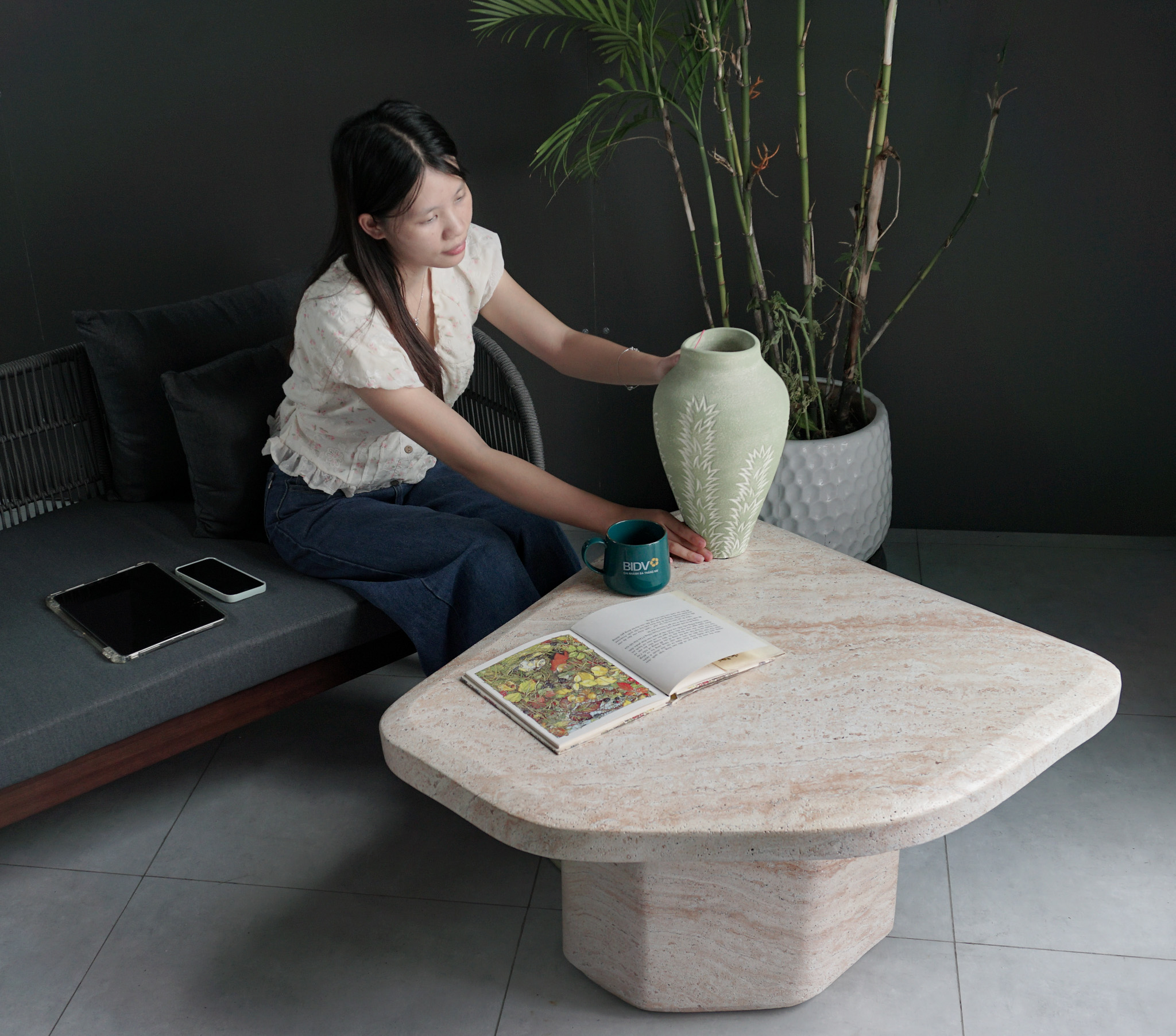 Bàn Trà PLECTRUM TRAVERTINE COFFEE TABLE - Đá Xi Măng_thumbnail_3