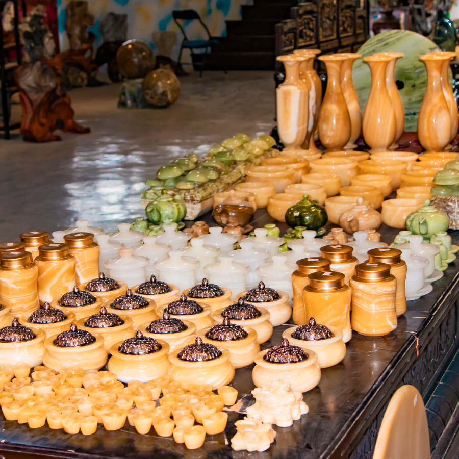 Phiên chợ đá quý_3