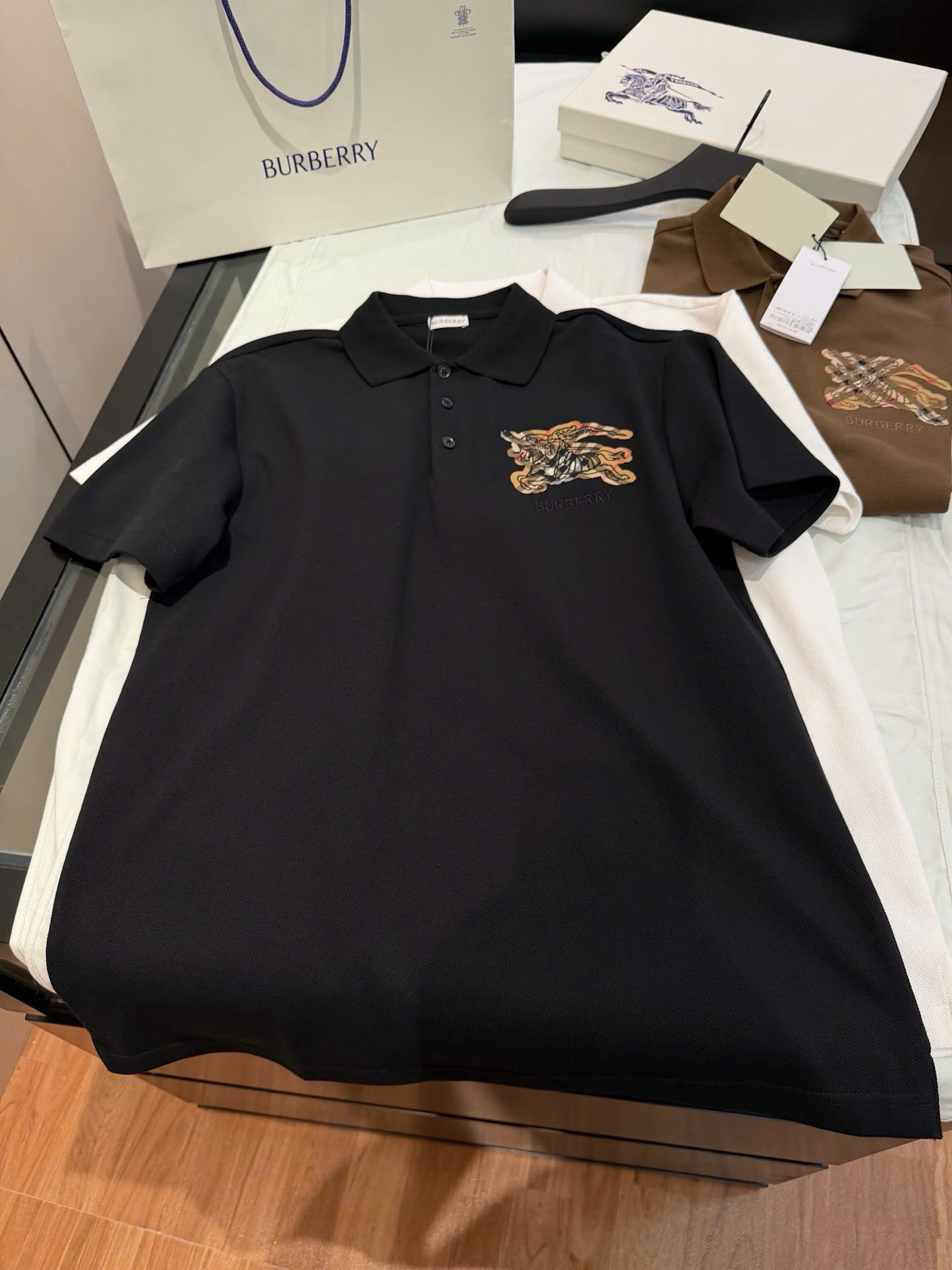 Polo BBR logo ngựa to ở ngực