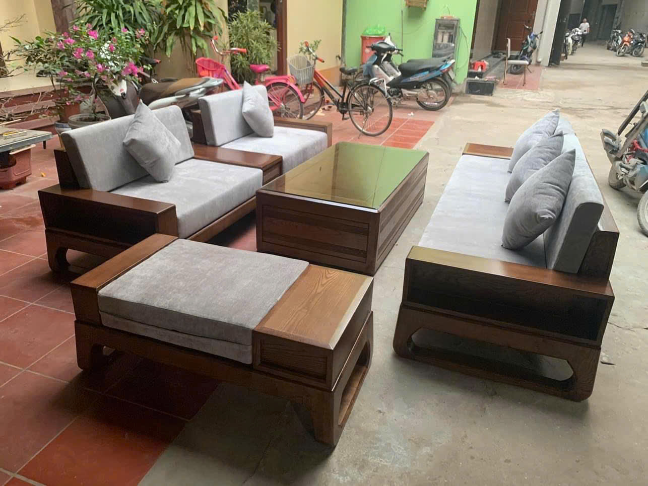 Sofa đối chân quỳ, đệm nỉ