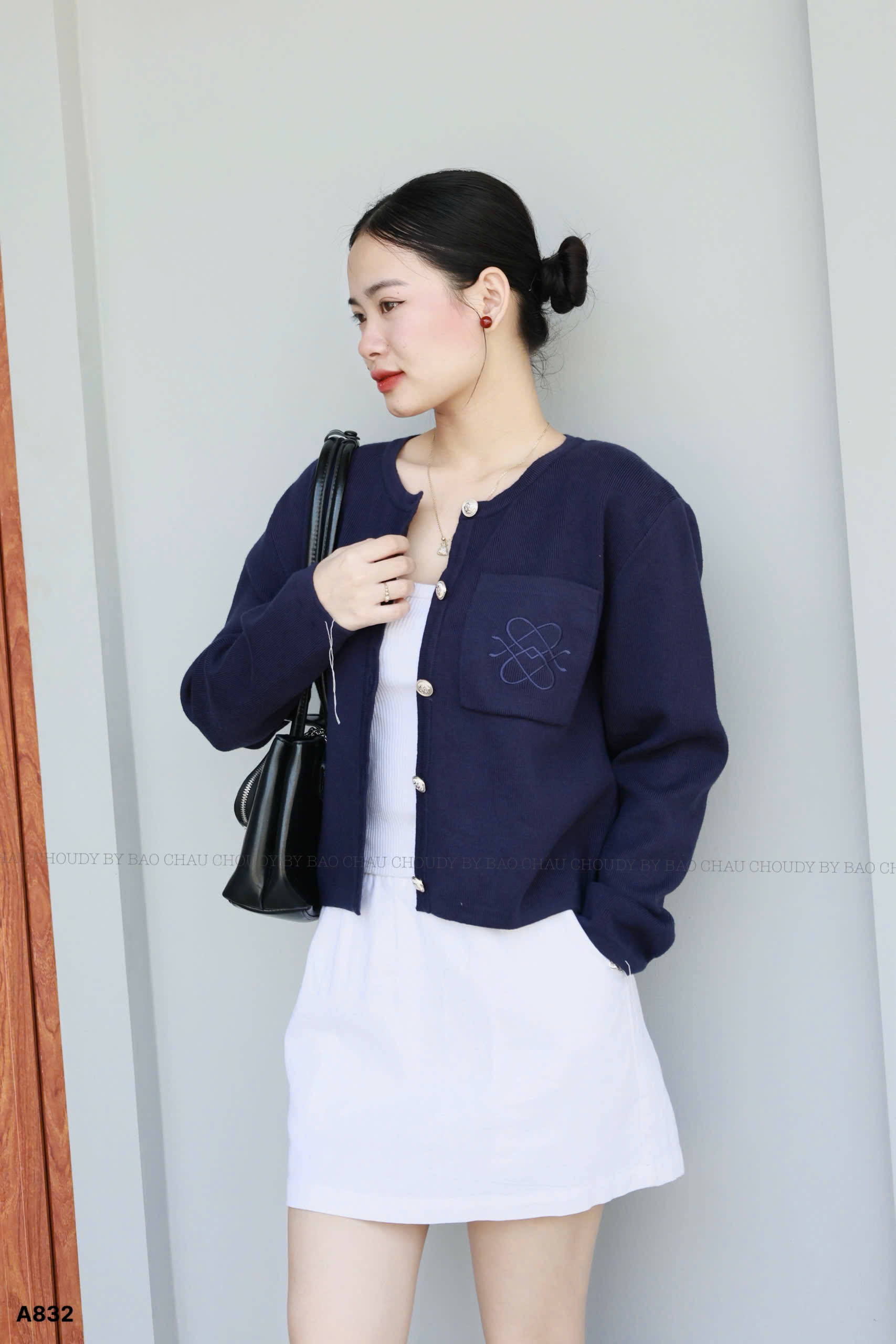 SALE A832