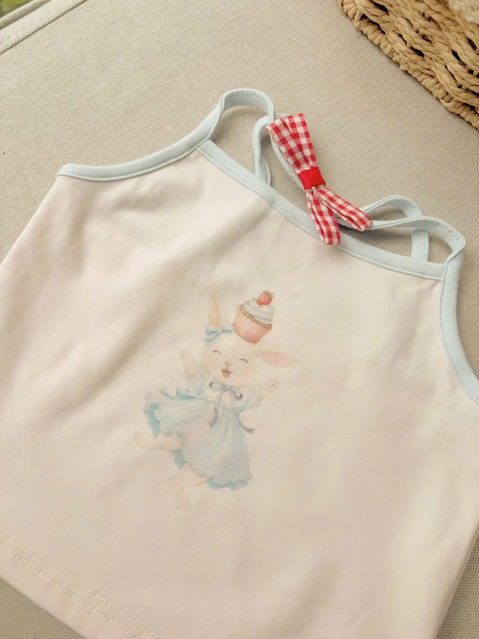 H180 - Áo 2 dây cổ yếm màu kem hoạ tiết thỏ xanh hãng Seven