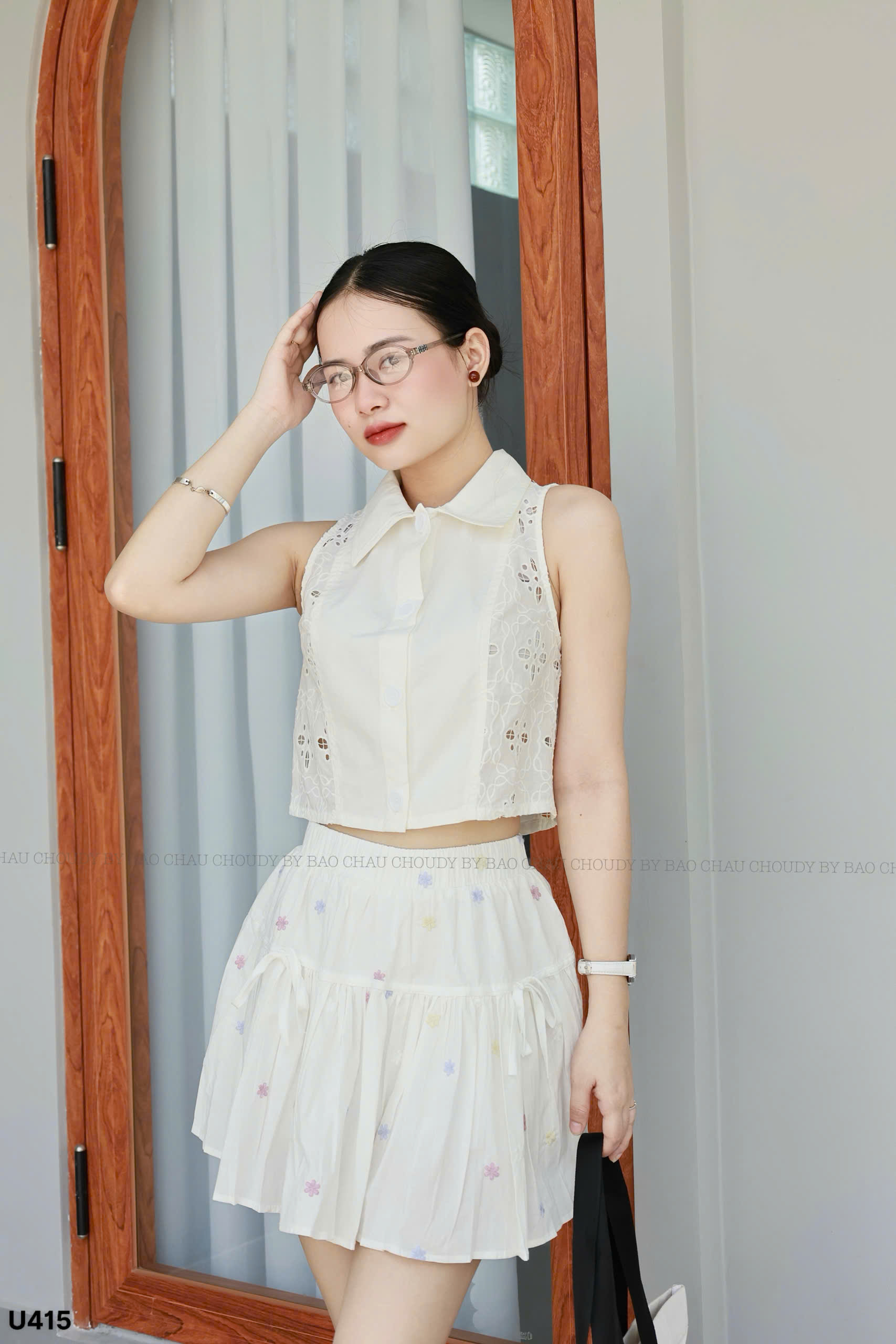 U415 CHÂN VÁY TRẮNG THÊU HOA
