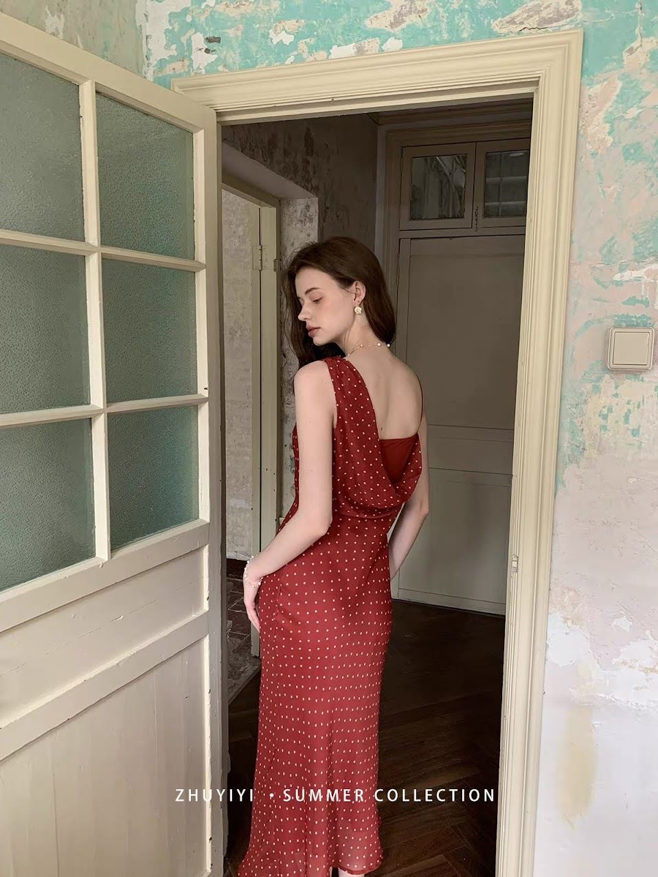 Lucas - Váy chấm bi voan tơ lệch vai dáng dài LS SHA_thumbnail_4