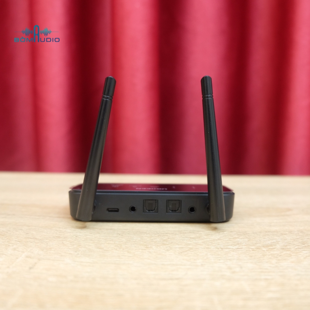 Hình ảnh chụp thực tế bộ thu phát Bluetooth 5.0 Ugreen 20140