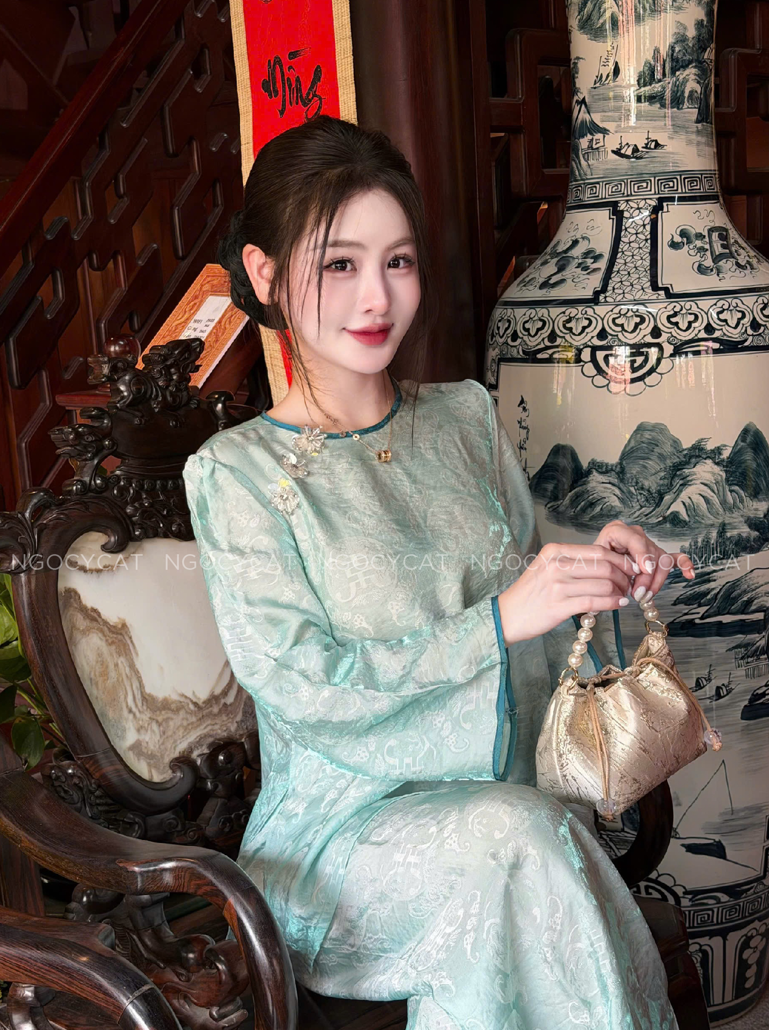 Áo Bà Ba Xanh Mint Tơ Tằm Ánh Kim Charm Hoa_thumbnail_2