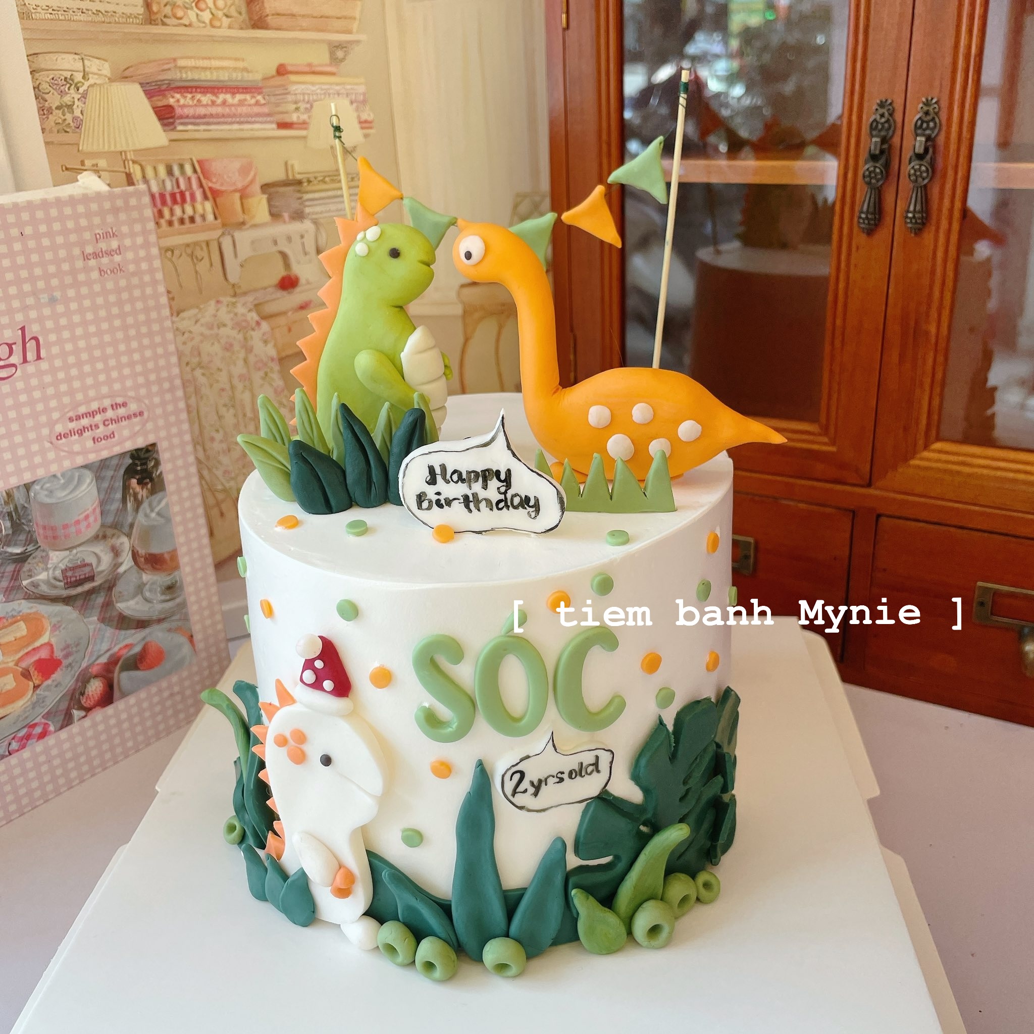 Bánh thôi nôi chủ đề khủng long cho bé trai