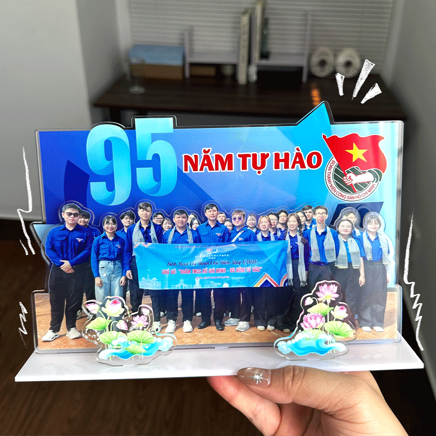 Standee mica in ảnh tập thể Đoàn thanh niên_thumbnail_2